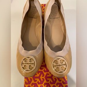 Tory Burch Caroline elastic flat